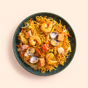 194. YAKISOBA MARISCO Y VERDURAS